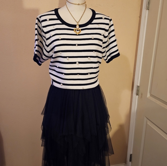 Adrianna Papell Monochrome Striped Knit - Picture 5 of 6